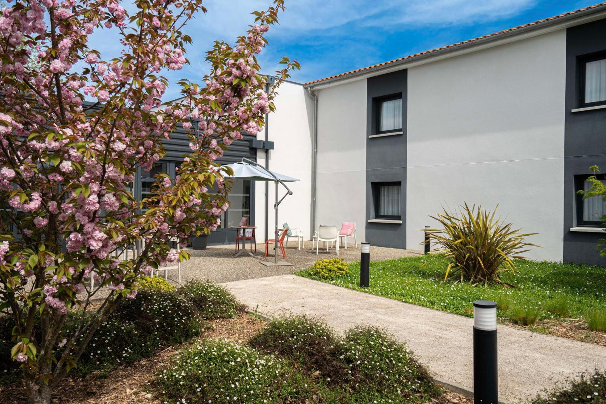 Sure Hotel By Best Western Les Portes De Montauban Kültér fotó